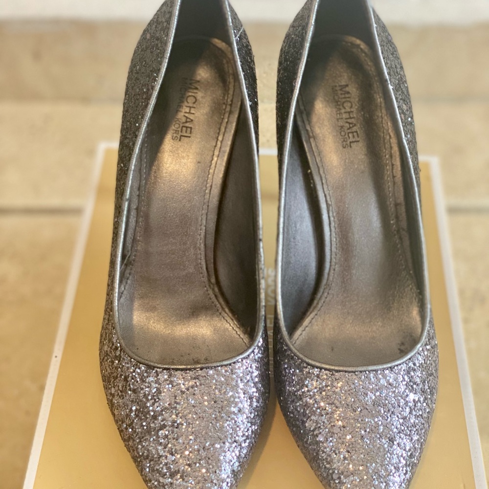 Party Perfect Pumps - Picture 3 of 6
